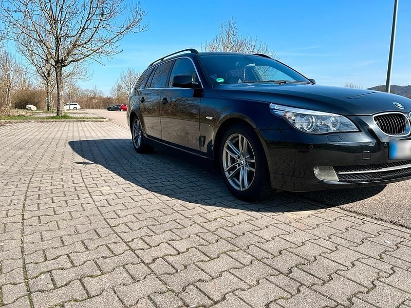 Gebraucht BMW 520 163 PS (119 kW) 2009 Schwarz Kombi