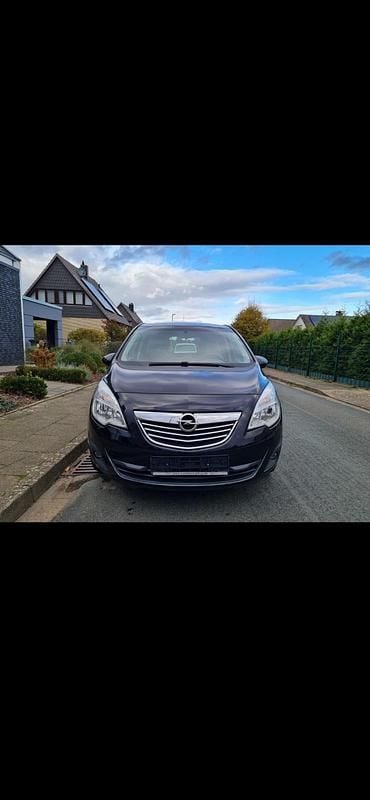 Gebraucht Opel Meriva 101 PS (74 kW) 2011 Schwarz Van / Kleinbus