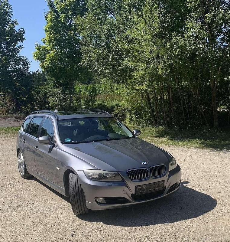 Grau Gebraucht 2008 BMW 330 Kombi | 8.000 € (Guter Preis) - Bild 1/4