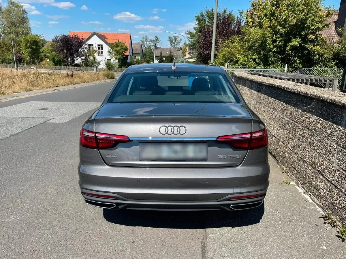 Gebraucht Audi A4 Comfort 150 PS (110 kW) 2019 Grau Limousine