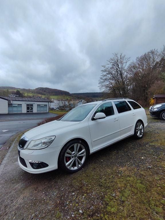 Gebraucht Skoda Octavia RS 200 PS (147 kW) 2009 Weiß Kombi