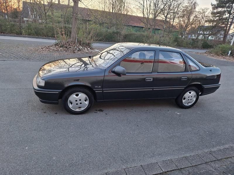 Gebraucht Opel Vectra 75 PS (55 kW) 1989 Schwarz Kleinwagen