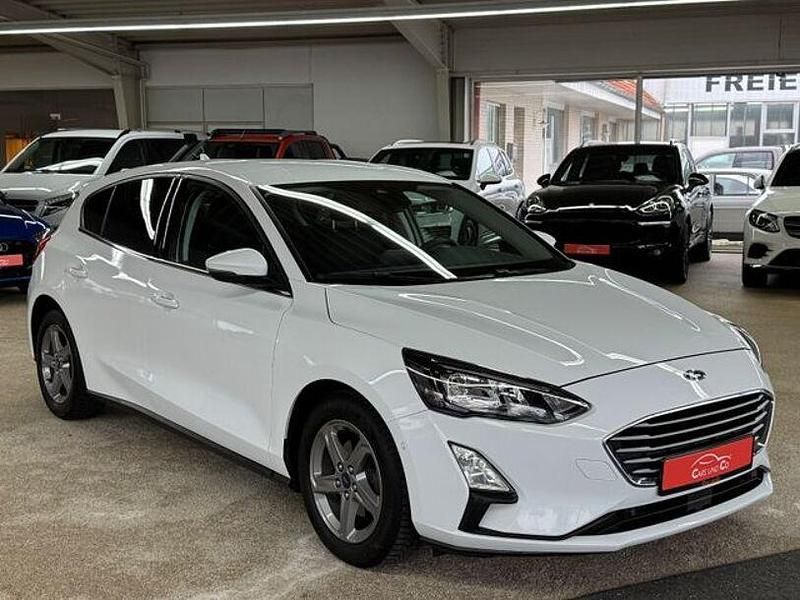 Gebraucht Ford Focus Cool & Connect 125 PS (91 kW) 2020 Weiß Limousine