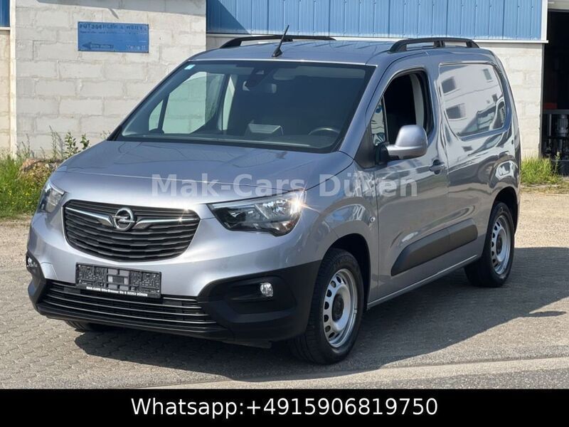 Grau Gebraucht 2019 Opel Combo Edition Van / Kleinbus | 15.990 € (Guter Preis) - Bild 1/4