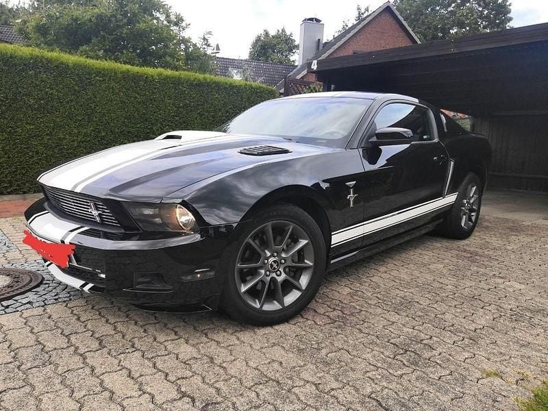 Gebraucht Ford Mustang Premium 309 PS (227 kW) 2012 Schwarz Coupé