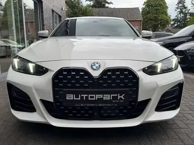 Gebraucht BMW 420 Coupé Sport Line 190 PS (139 kW) 2025 Alpinweiss iii Coupé