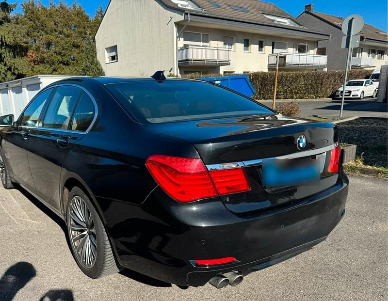 Gebraucht BMW 730 245 PS (180 kW) 2010 Schwarz Limousine