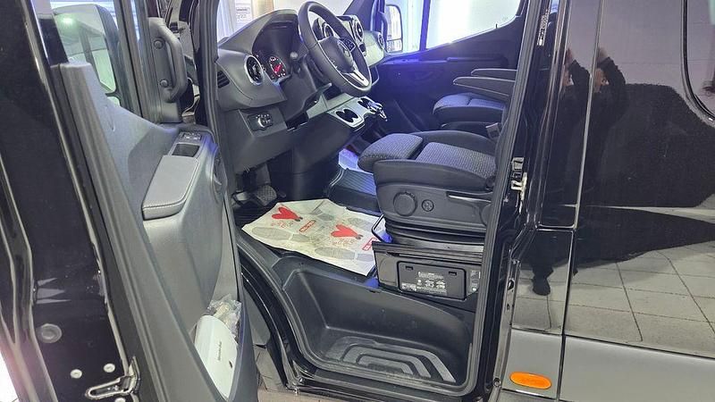 Gebraucht Mercedes Sprinter 190 PS (139 kW) 2023 Obsidianschwarz metallic Van