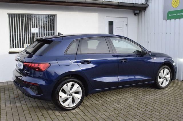 Second-hand Audi A3 Advanced 116 CP (85 kW) 2023 Albastru Berlinǎ