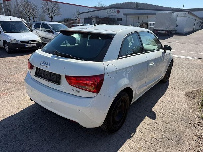 Gebraucht Audi A1 86 PS (63 kW) 2012 Weiß Kleinwagen