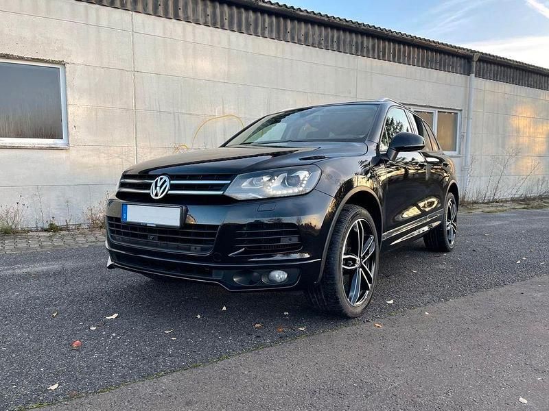 Schwarz Gebraucht 2012 VW Touareg R-line SUV | 18.990 € - Bild 1/4