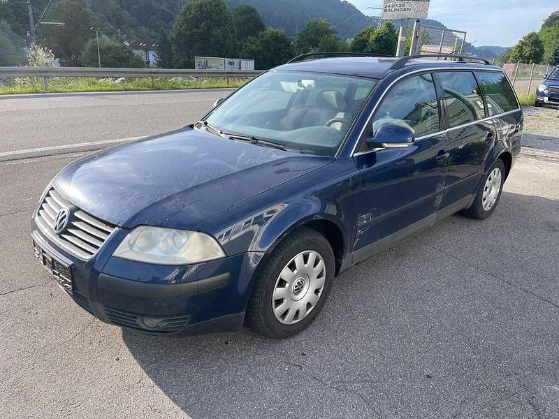 Blau Gebraucht 2005 VW Passat Comfortline Kombi | 599 € (Superpreis) - Bild 1/4