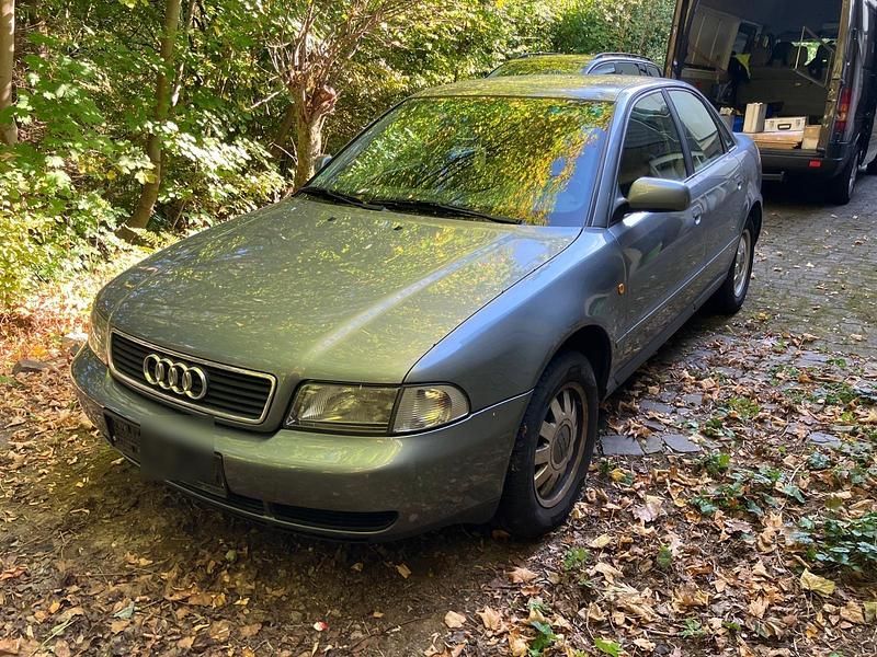Gebraucht 2000 Audi A4 Limousine | 1.500 € (Guter Preis) - Bild 1/4