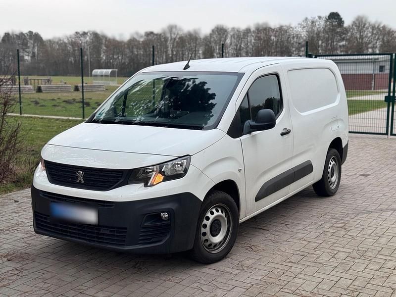 Gebraucht Peugeot Partner 131 PS (96 kW) 2019 Weiß Van / Kleinbus