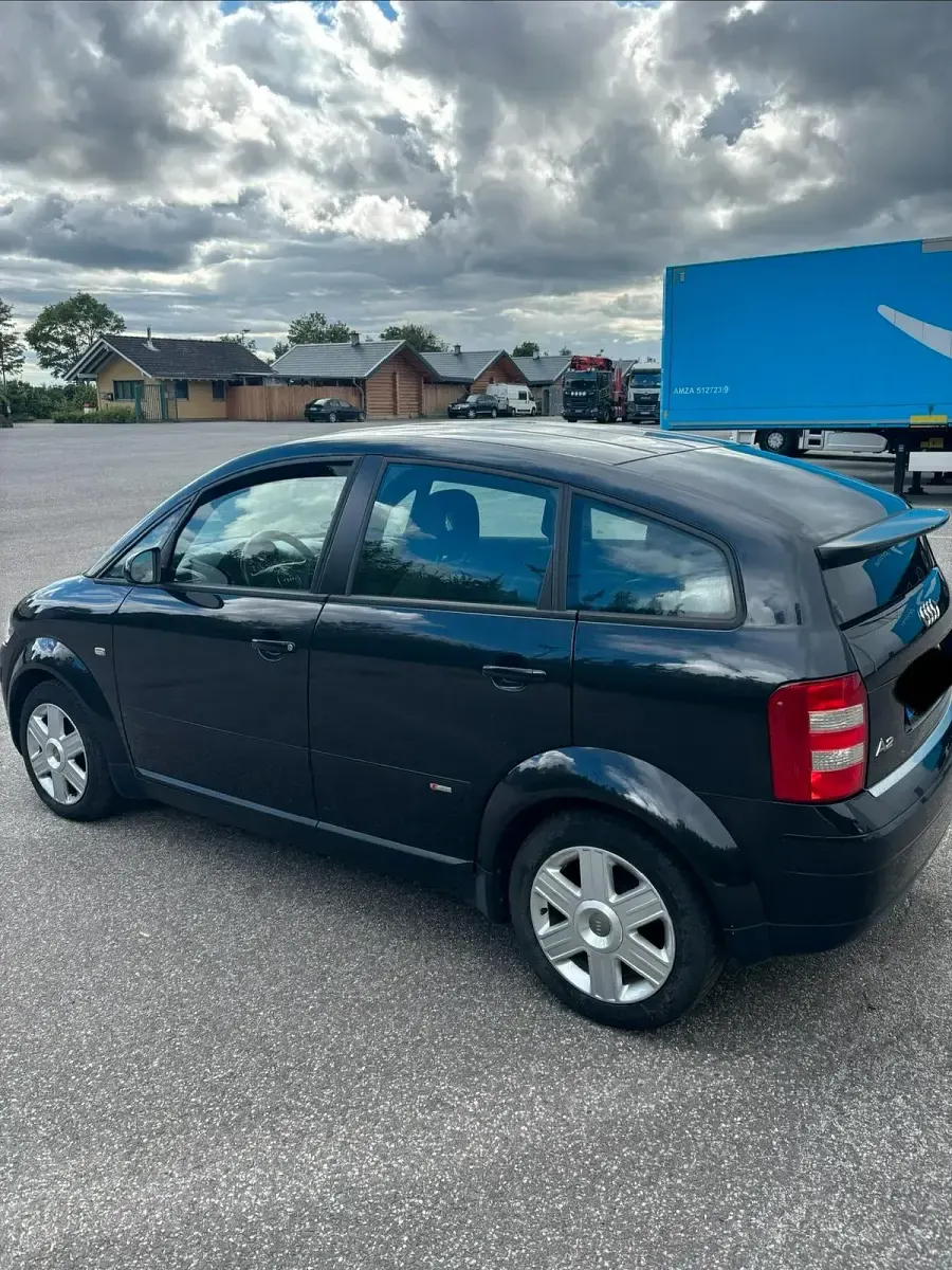 Gebraucht Audi A2 75 PS (55 kW) 2005 Schwarz Kleinwagen