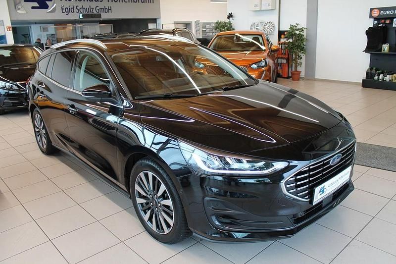 Schwarz Gebraucht 2023 Ford Focus Titanium X Limousine | 19.990 € (Guter Preis) - Bild 1/4