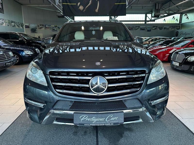 Grau Gebraucht 2012 Mercedes ML350 AMG Edition 1 SUV | 22.949 € (Teuer) - Bild 1/4