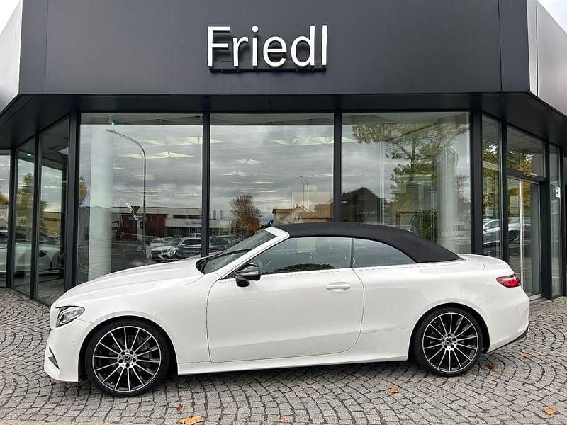 Polarweiss Gebraucht 2019 Mercedes E220 AMG Cabrio | 36.450 € (Guter Preis) - Bild 1/4