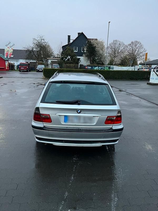 Gebraucht BMW 320 150 PS (110 kW) 2004 Grau Kombi
