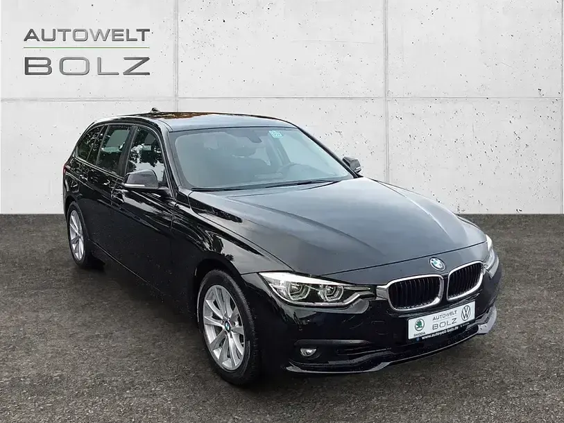 Używany BMW 330 Advantage 252 KM (185 kW) 2018 Czarny Kombi