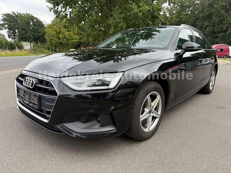 Schwarz Gebraucht 2021 Audi A4 Ambiente Kombi | 16.500 € (Fairer Preis) - Bild 1/4