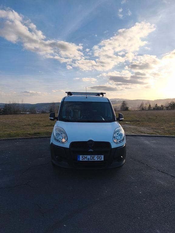 Gebraucht Fiat Doblò 90 PS (66 kW) 2011 Weiß Van / Kleinbus