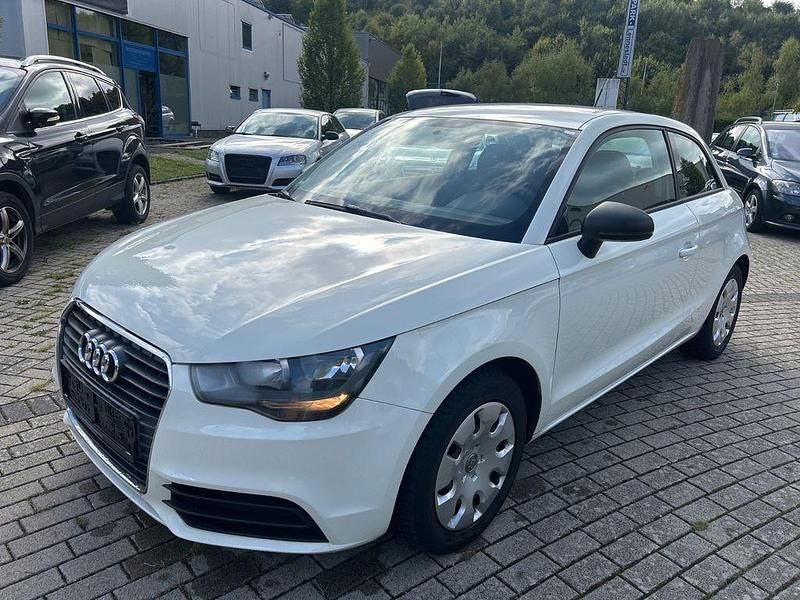 Weiß Gebraucht 2012 Audi A1 Attraction Kleinwagen | 7.490 € (Fairer Preis) - Bild 1/4