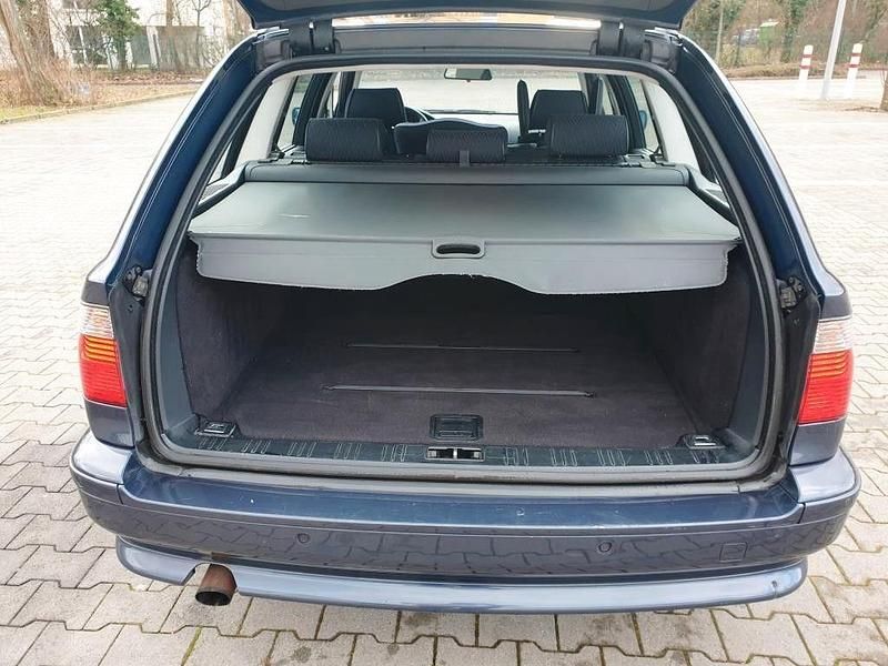Gebraucht BMW 520 170 PS (125 kW) 2002 Blau Kombi