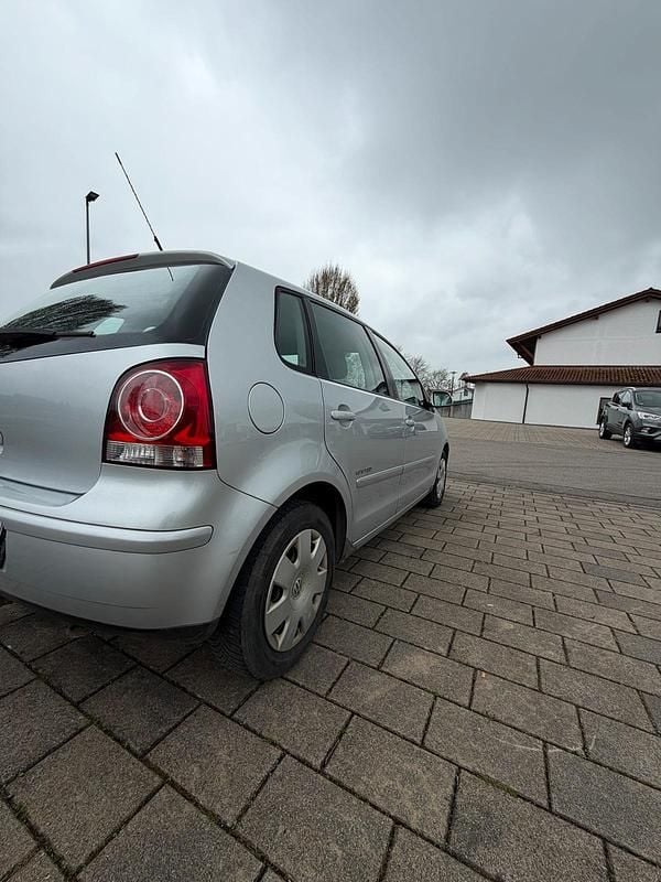 Second-hand VW Polo 59 CP (43 kW) 2009 Argintiu Hatchback