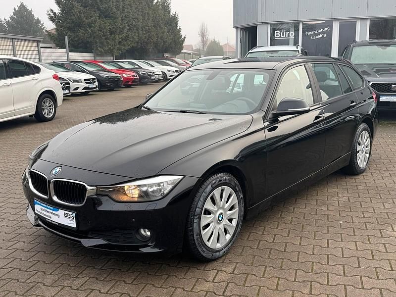 Schwarz Gebraucht 2015 BMW 318 Kombi | 9.990 € (Guter Preis) - Bild 1/4