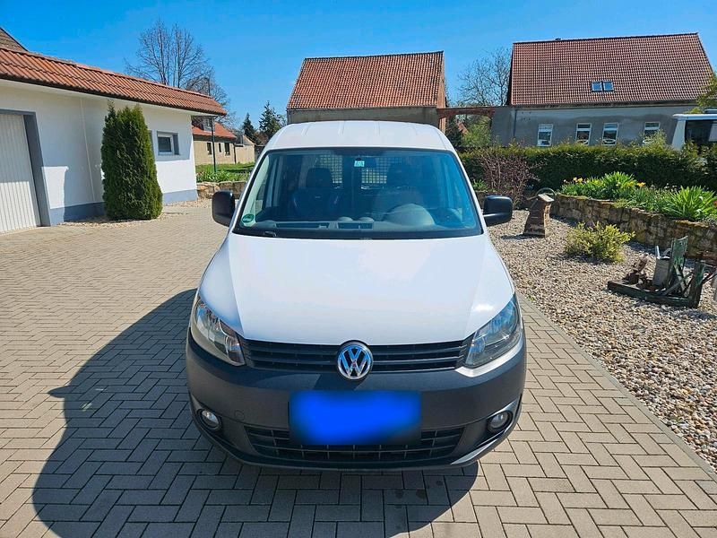Second-hand VW Caddy 102 CP (75 kW) 2012 Alb Monovolum