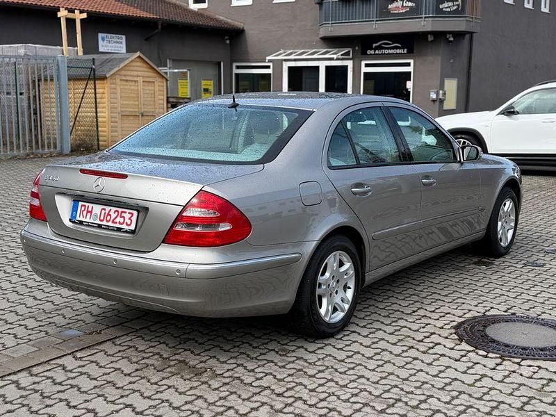Gebraucht Mercedes E350 272 PS (200 kW) 2005 Silber Limousine