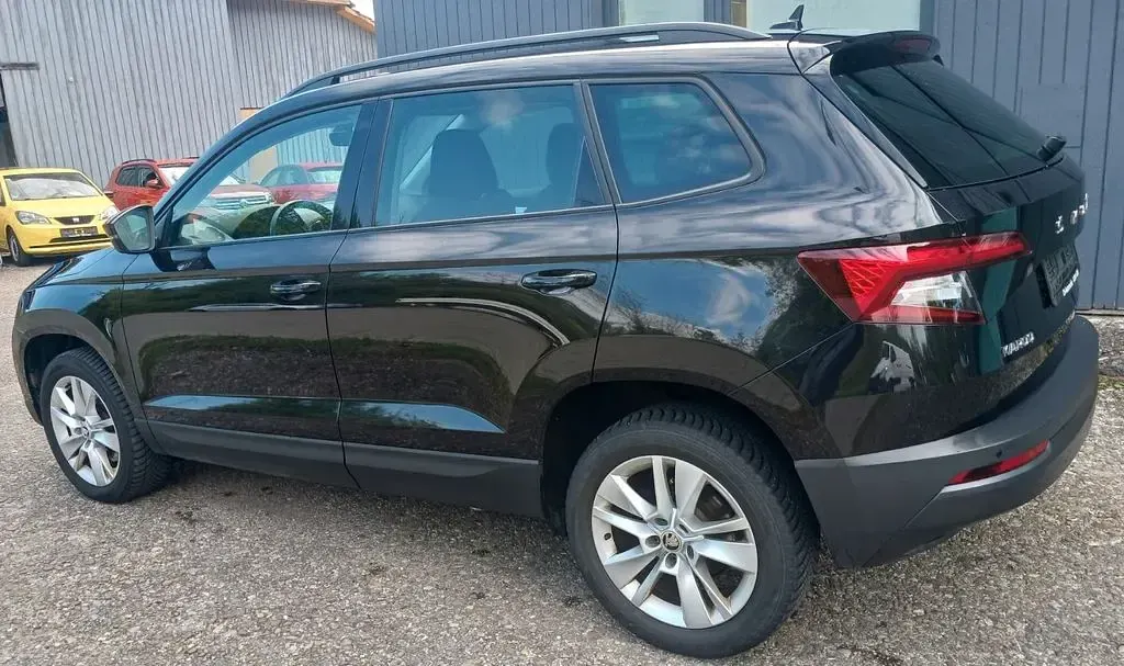 Gebraucht Skoda Karoq 150 PS (110 kW) 2021 Cerna magic/black magic SUV