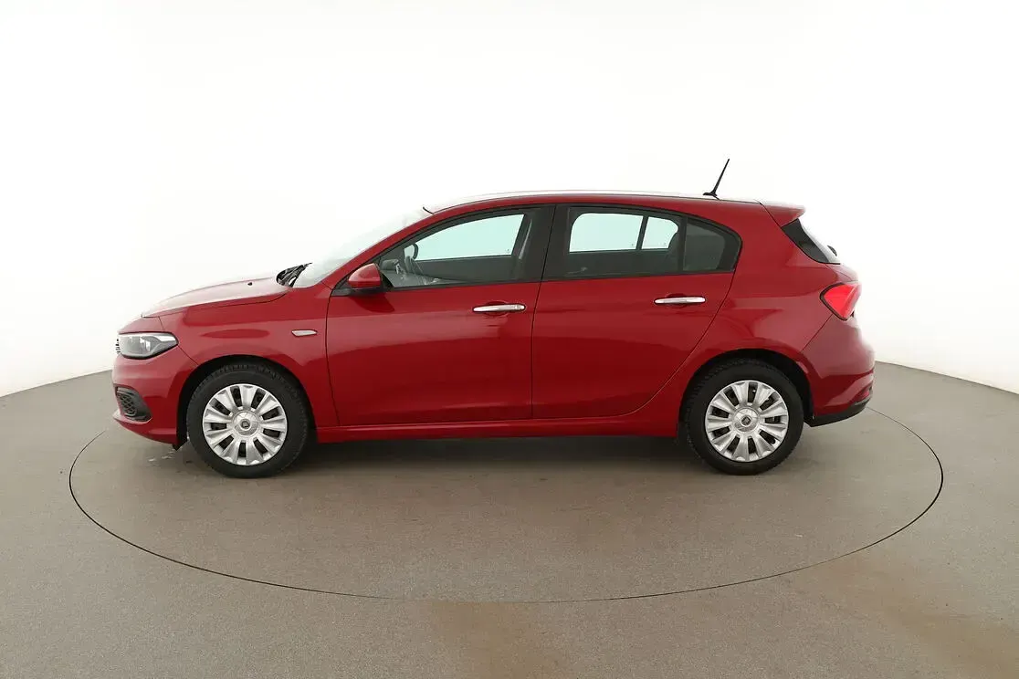 Gebraucht Fiat Tipo Easy 95 PS (69 kW) 2017 Rot Limousine