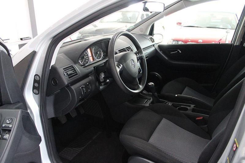 Gebraucht Mercedes A150 95 PS (69 kW) 2005 Polarsilber Van / Kleinbus