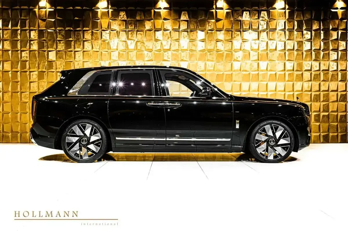 Neu Rolls Royce Cullinan 571 PS (419 kW) 2026 Schwarz SUV