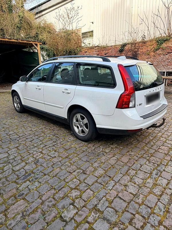 Gebraucht Volvo V50 109 PS (80 kW) 2009 Weiß Kombi