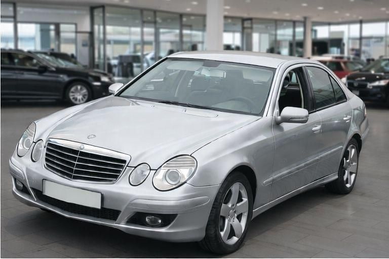Gebraucht Mercedes E200 184 PS (135 kW) 2008 Silber Limousine