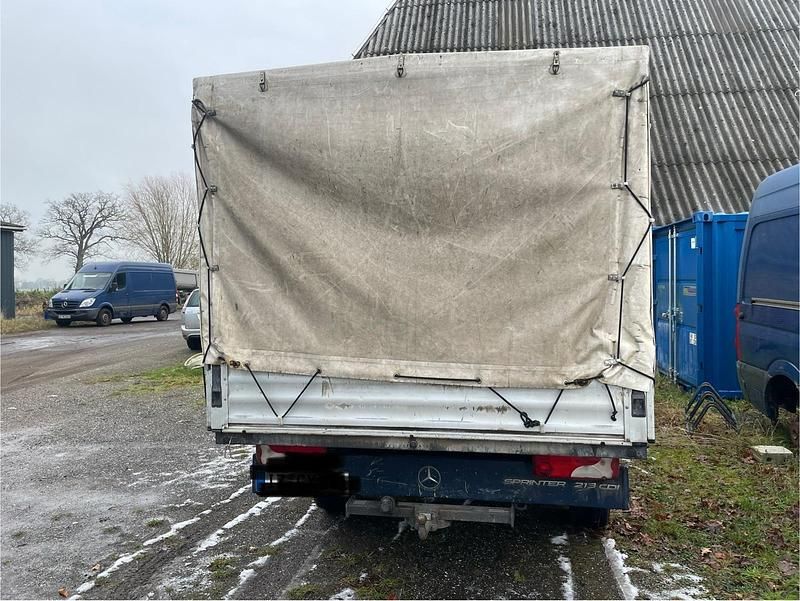 Second-hand Mercedes Sprinter 129 CP (94 kW) 2015 Albastru Van