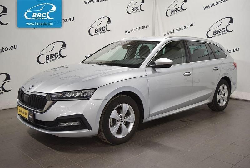 Silber Gebraucht 2021 Skoda Octavia Limousine | 14.301 € (Superpreis) - Bild 1/4