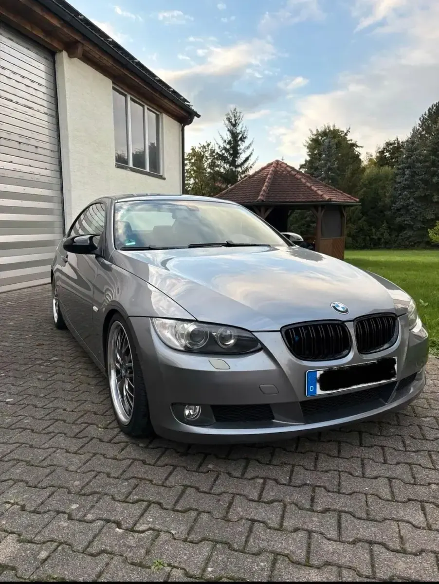 Gebraucht BMW 320 170 PS (125 kW) 2008 Grau Coupé