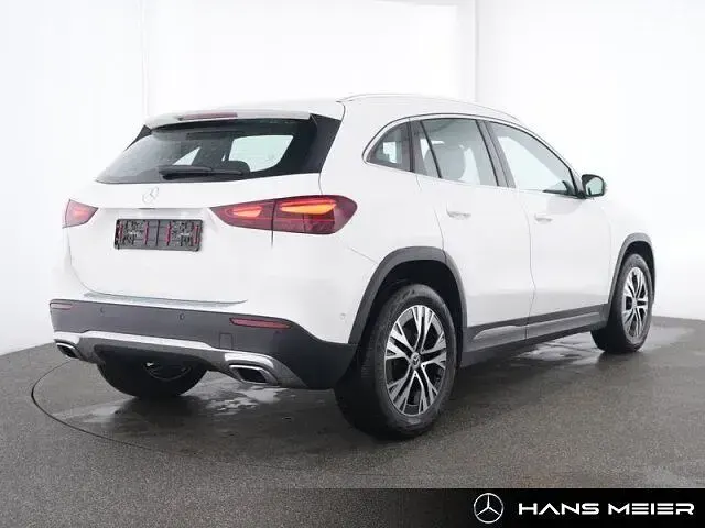 Gebraucht Mercedes GLA200 Advanced 150 PS (110 kW) 2025 Unilack polarweiß SUV