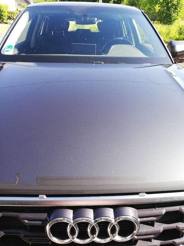 Grau Gebraucht 2021 Audi Q2 SUV | 24.900 € (Fairer Preis) - Bild 1/4