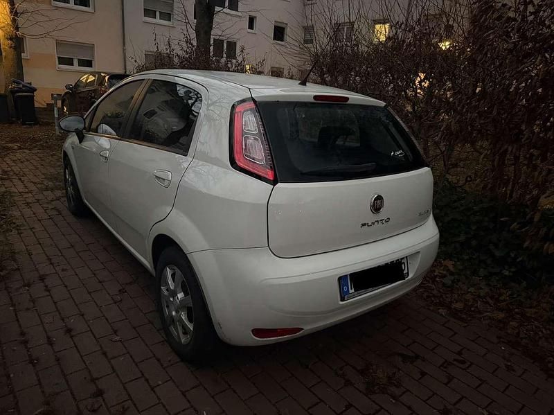 Gebraucht Fiat Punto Evo 105 PS (77 kW) 2014 Weiß Kleinwagen