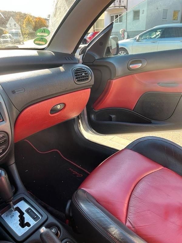 Silber Gebraucht 2002 Peugeot 206 CC Cabrio | 2.250 € (Etwas zu teuer) - Bild 1/4