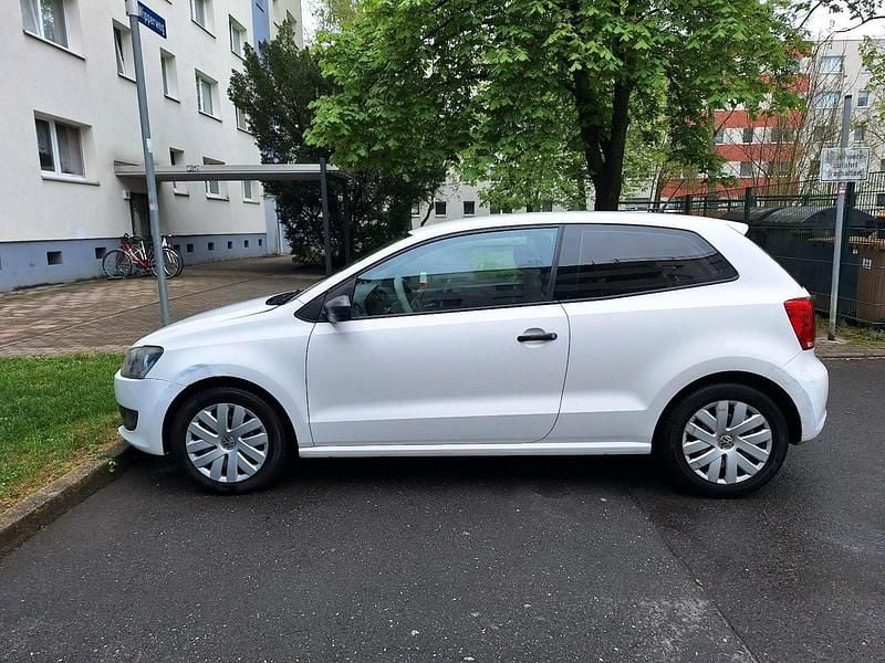 Second-hand VW Polo 65 CP (47 kW) 2011 Alb Hatchback