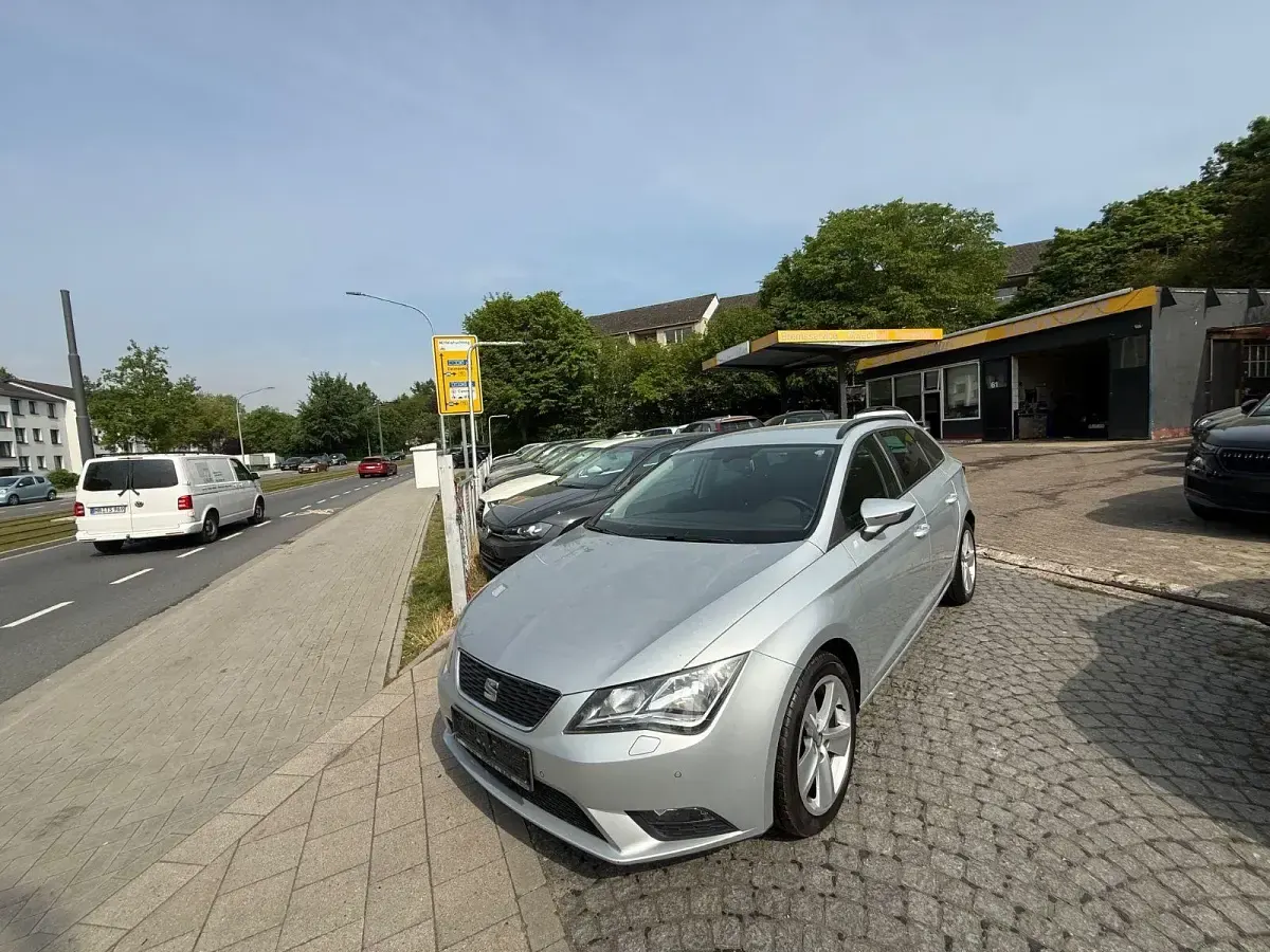 Używany Seat Leon ST Style 105 KM (77 kW) 2015 Srebrny Kombi