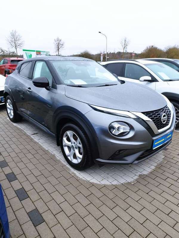 Gebraucht Nissan Juke N-Connecta 114 PS (83 kW) 2022 Dark grey SUV