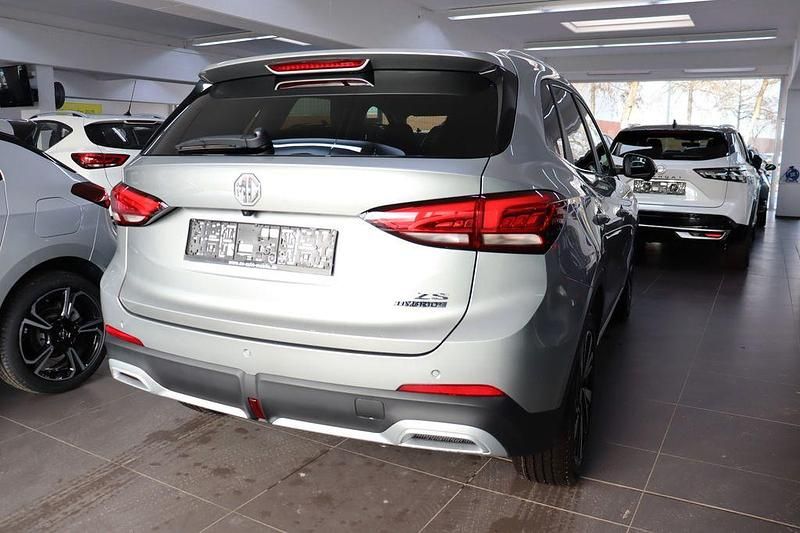 Neu MG ZS Luxury 197 PS (144 kW) 2025 Silber SUV