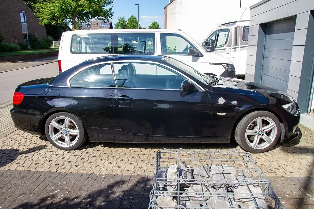 Gebraucht BMW 320 Cabriolet Exclusive 184 PS (135 kW) 2011 Schwarz Cabrio